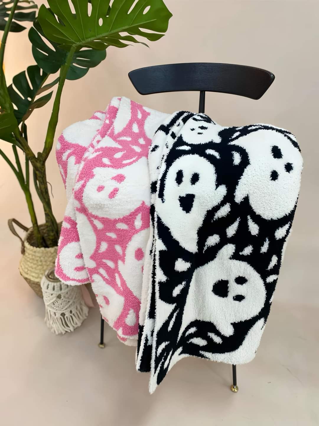 Ghost blanket