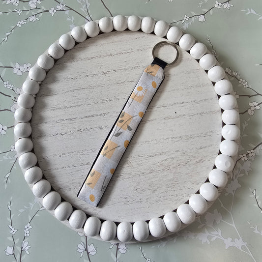 Daisy Key Wristlet